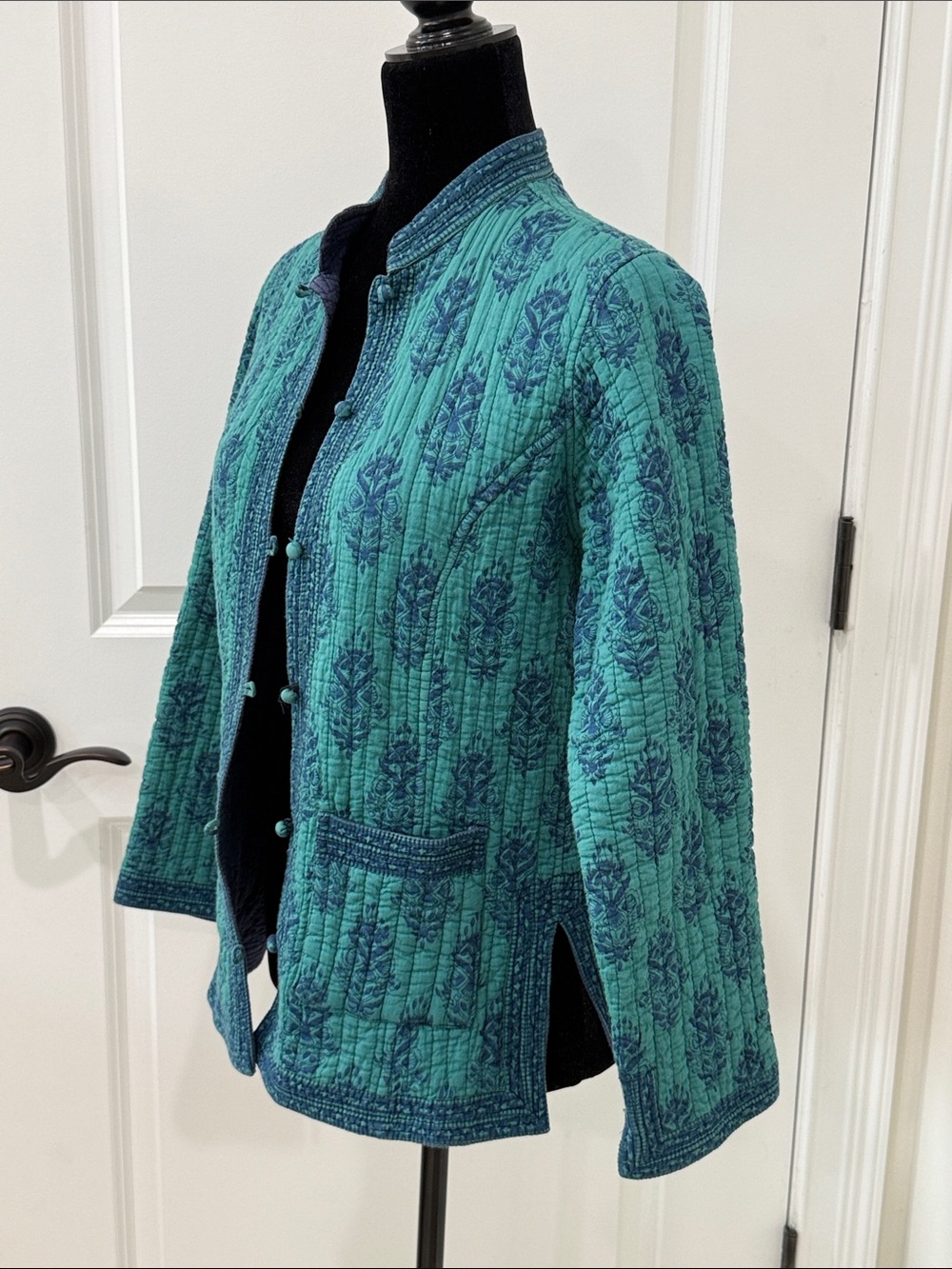 Gorgeous Vintage Quilted Floral-Print Reversible Jacket in Cotton, Size Small